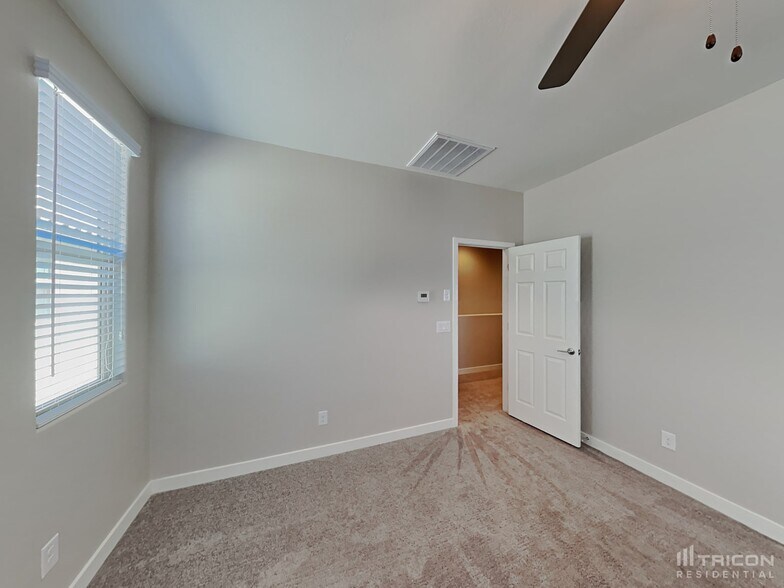 Building Photo - 2929 N 28th St