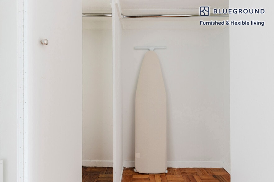 Building Photo - 420 E 80th St