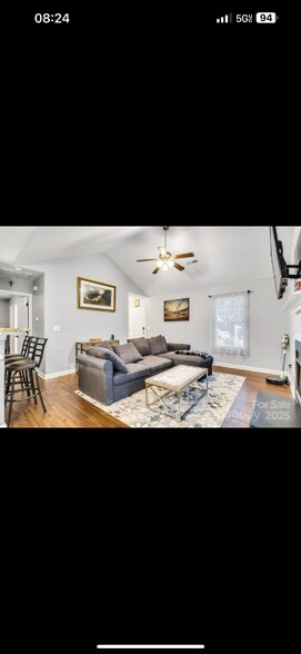 Building Photo - 124 Cedarcroft Dr