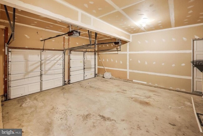 Building Photo - 11151 Yellow Leaf Way