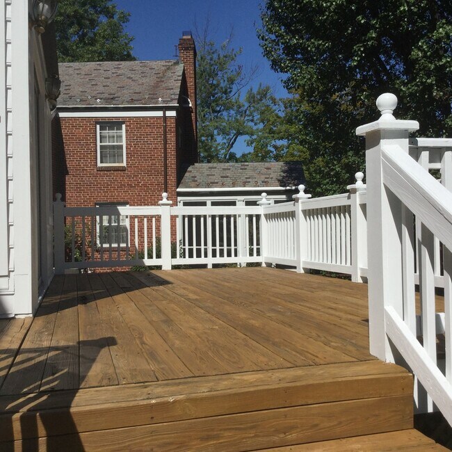 Building Photo - VERY NICE HOME IN EDGEMOOR SUBDIVISION