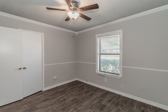 Building Photo - COMING SOON! UPDATED 3 BEDROOM IN ALEDO