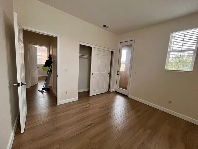 Building Photo - 525 Avenida Ortega