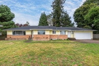 Building Photo - 2030 Ocean Beach Pl