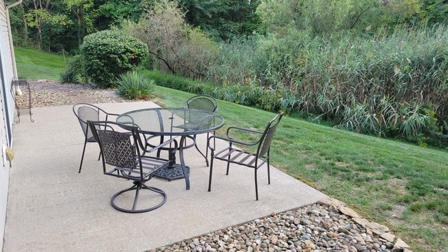 Building Photo - 615 Hilltop Terrace