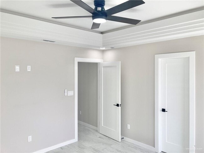 Building Photo - 40 Corales St