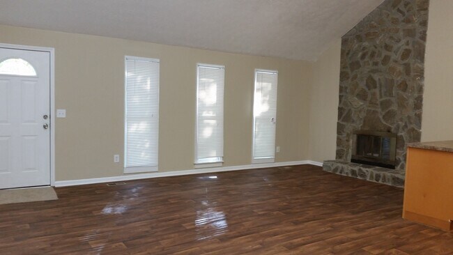 Building Photo - Wide Open Spaces!!!  (No Section 8, Sorry!)