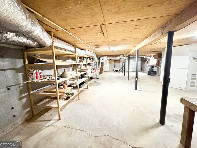 Building Photo - 435 Sherwood Rd