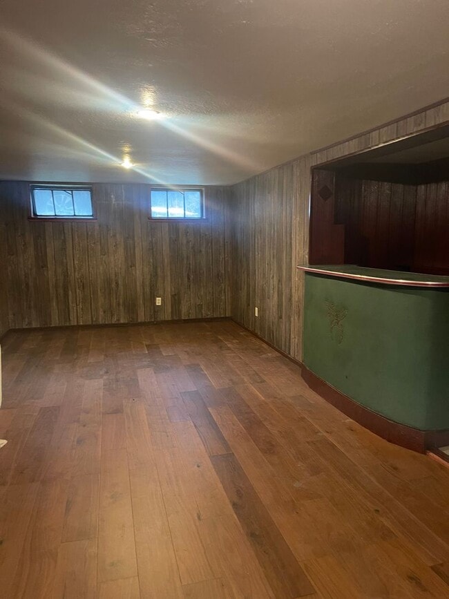 Building Photo - Section 8 Welcome