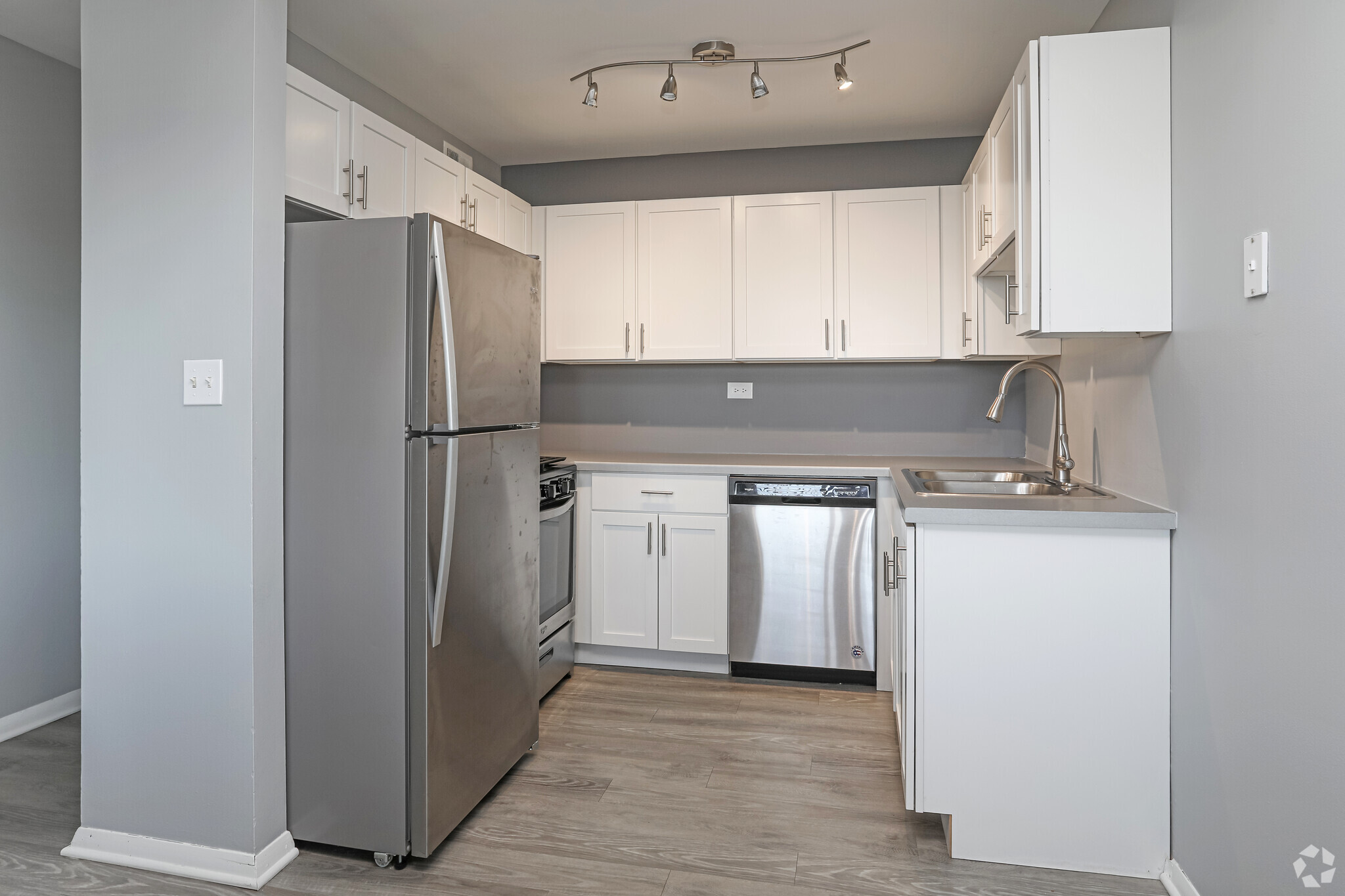 1 BR, 1 BA - Kitchen - Brittany Square