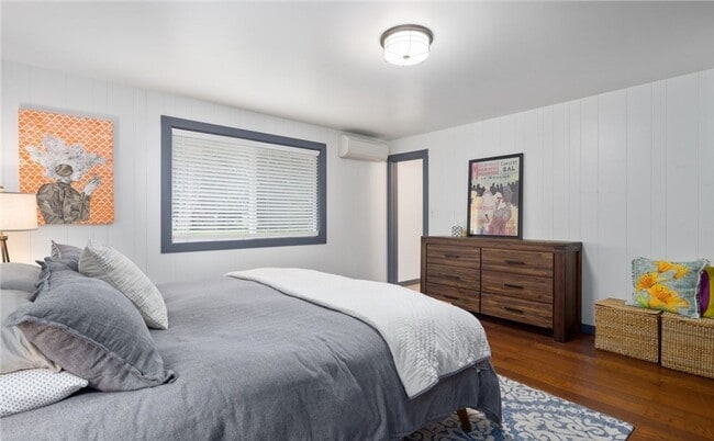 Building Photo - $1000 Rent Credit with 12 Month Lease! Spa...