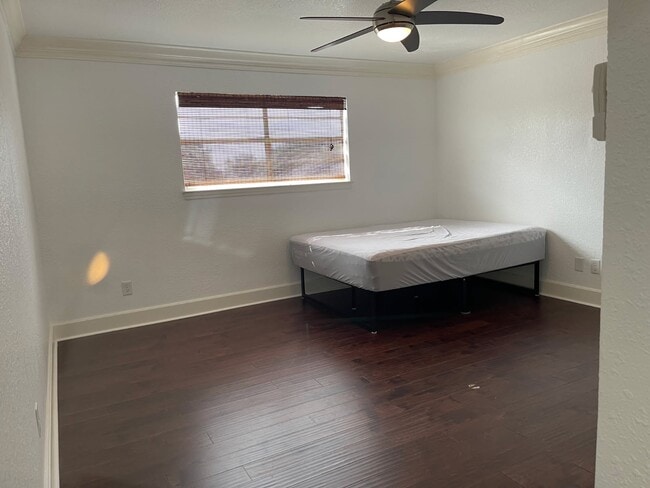 Building Photo - 8129 Lemon Tree St