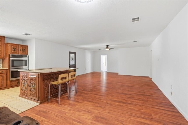 Building Photo - 206 Oscar St