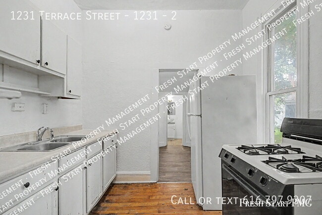Building Photo - 1231 Terrace St