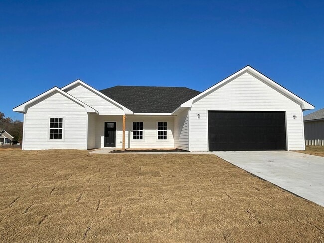 Primary Photo - Comfortable 3/2 in Desired Neighborhood