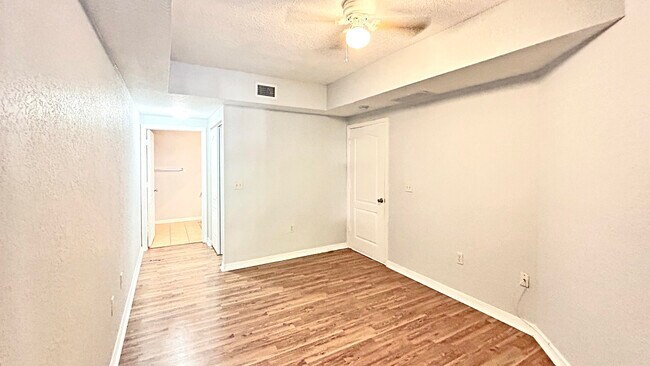 Building Photo - 144 SW Peacock Blvd