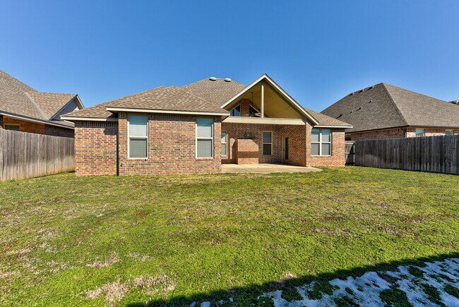 Building Photo - 2300 Bretford Way