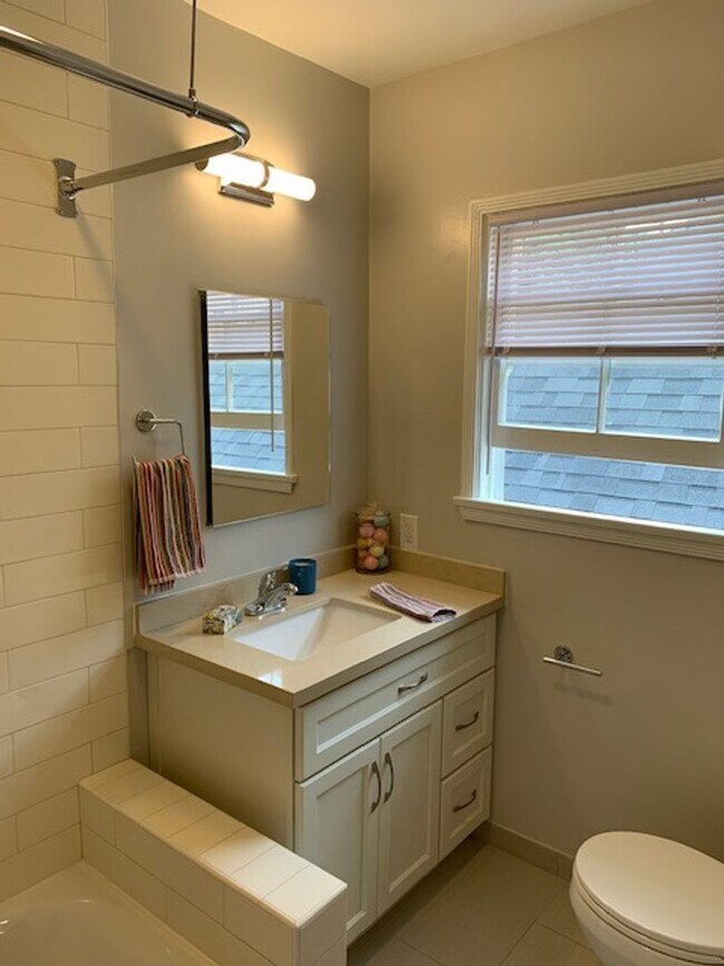 Building Photo - 1118 Donaldo Ct