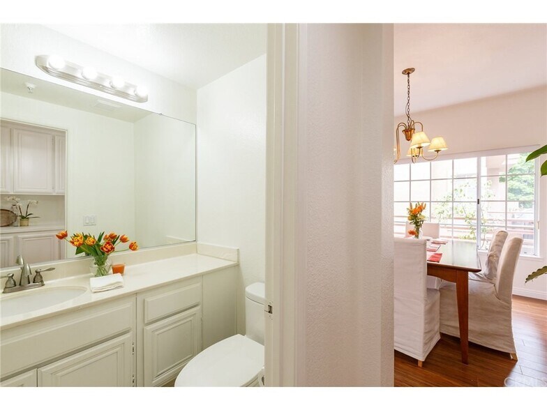 Building Photo - 14043 Lemoli Ave