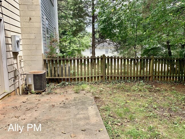 Building Photo - 2383 Austin Dr