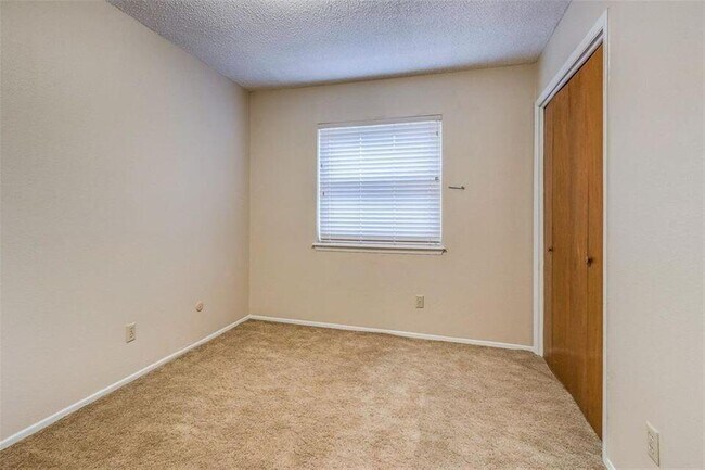 Building Photo - 4753 Fairbanks Dr