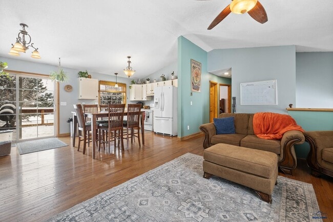 Building Photo - 923 Virginia Ln