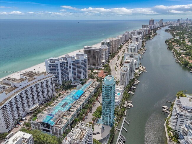 Building Photo - 5959 Collins Ave