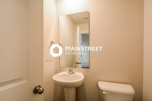 Building Photo - 4 Bedroom Pet-Friendly Home in Zebulon, NC...