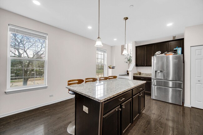 Building Photo - 57 Margaret Dr