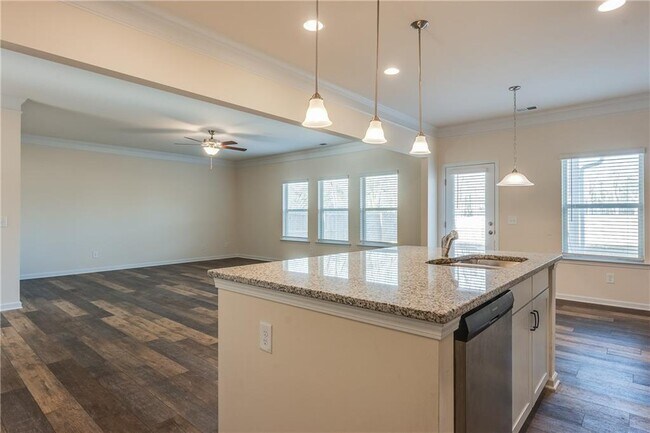 Building Photo - 5317 Burrus Ln