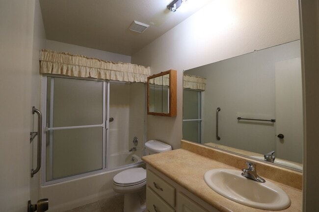 Building Photo - Preisker Gardens Three Bedroom