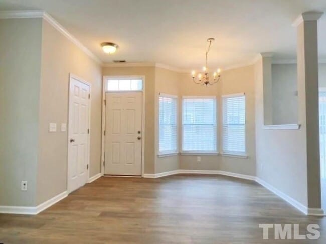 Building Photo - End Unit Townhome for Rent
