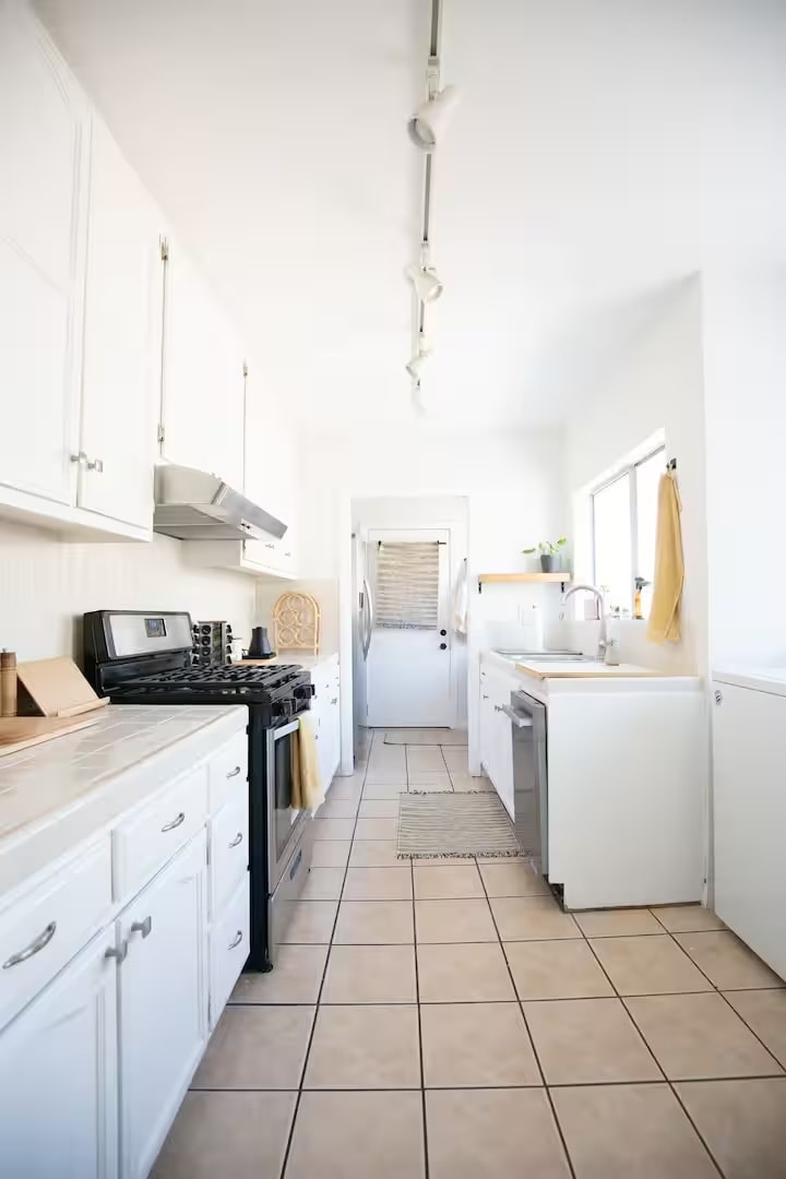 Building Photo - 4018 Higuera St