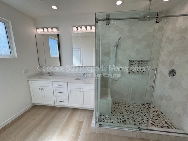 Building Photo - 6168 Briercrest Ave