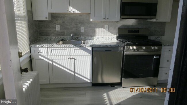 Building Photo - 5370 Lebanon Ave