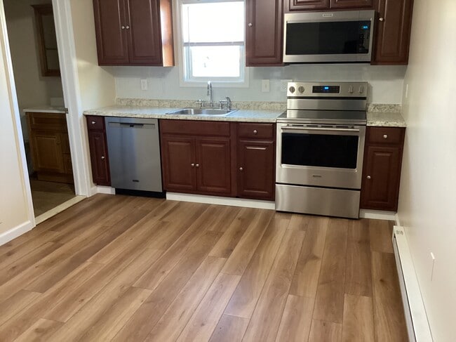 Building Photo - 614 McAlpine St