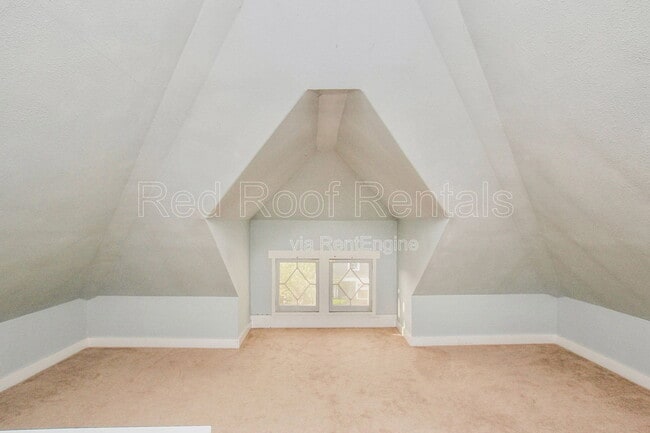 Building Photo - 1320 S 9th St