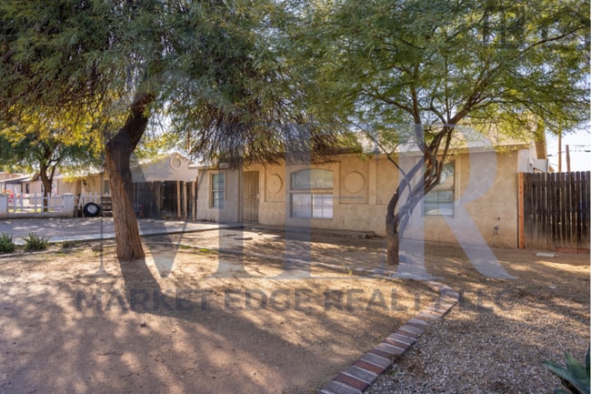 Building Photo - 3Bed/1Bath House at Chandler Blvd/McQueen Rd! Move-In Ready on 06/04/2026! -- NO HOA! RV GATE!