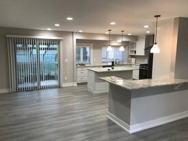 Building Photo - 2866 Baylis Dr