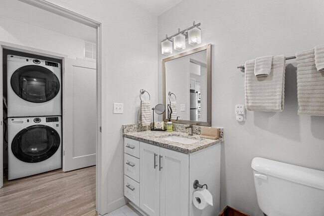 Building Photo - 505 16th Ave S