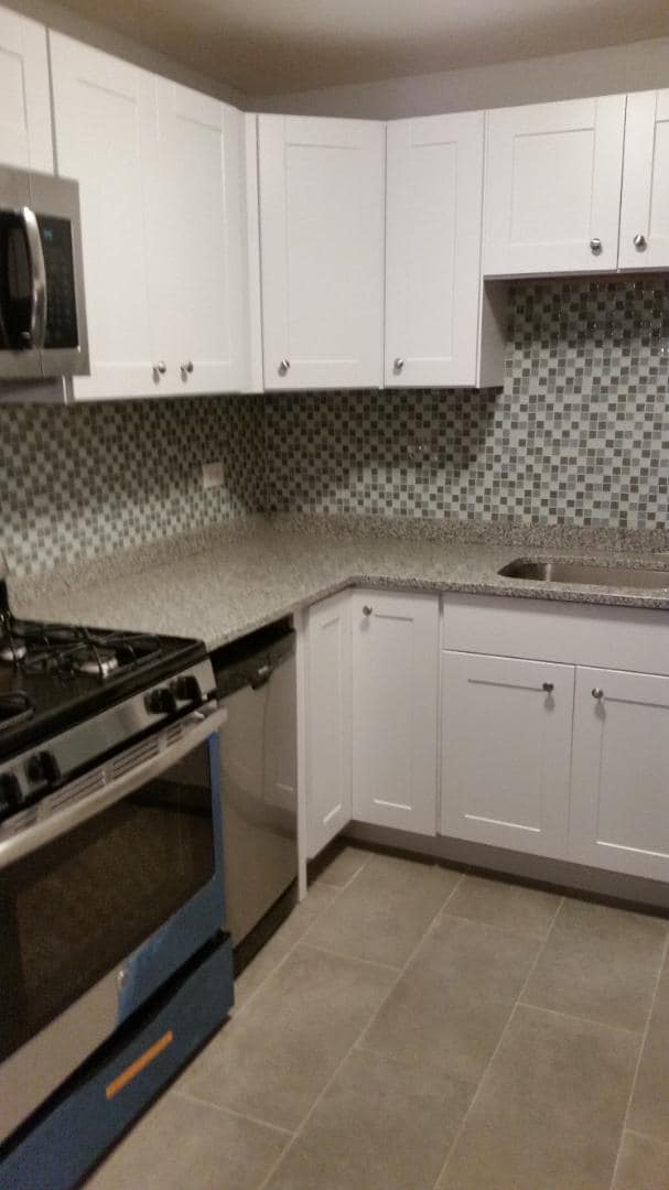 Building Photo - 2405 W Balmoral Ave