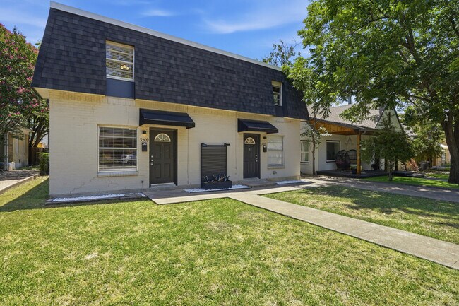 Building Photo - 3209 Rogers Ave