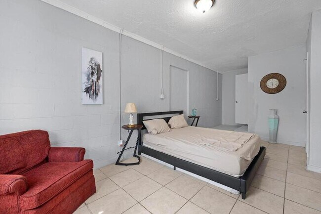 Building Photo - 5210 Dodge Rd