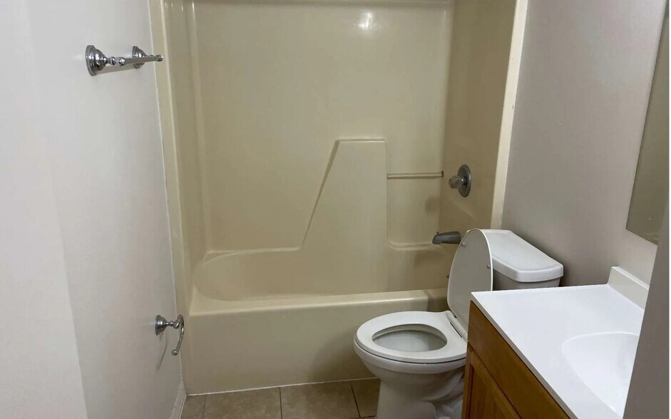 Building Photo - 3796 NW Archer St