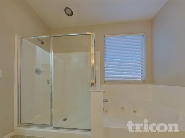 Building Photo - 25746 W Globe Ave