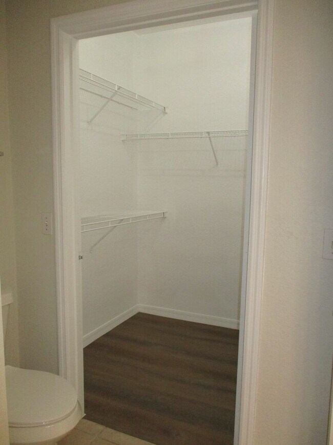 Building Photo - Gated Community in Metro West
