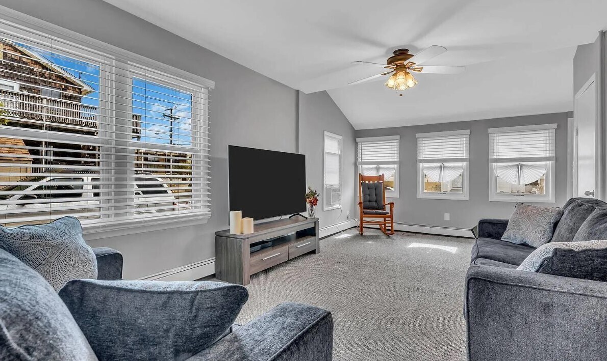 Building Photo - 58 Farragut Ave