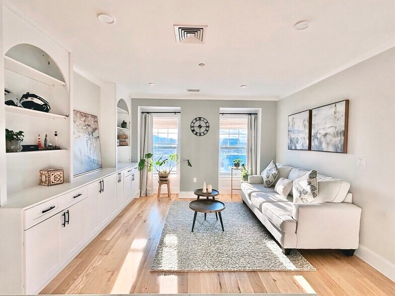 Building Photo - 30 Polk St