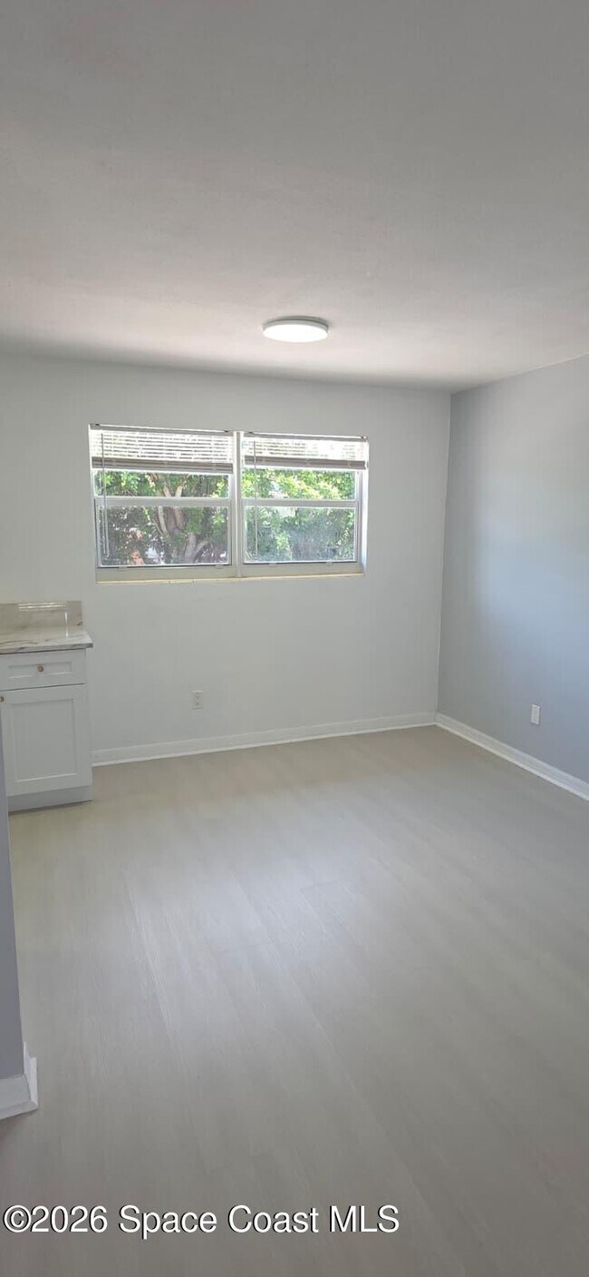 Building Photo - 1047 Japonica Ln
