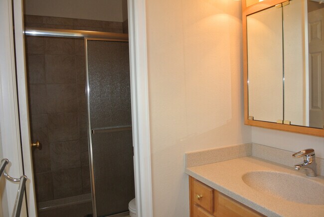 Building Photo - Boulder Townhome 3 bed, 2.5 bath